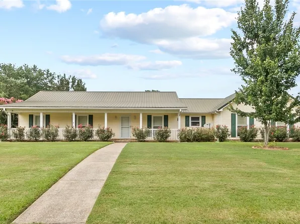 6504 Clearbrook Dr, Northport, AL 35473