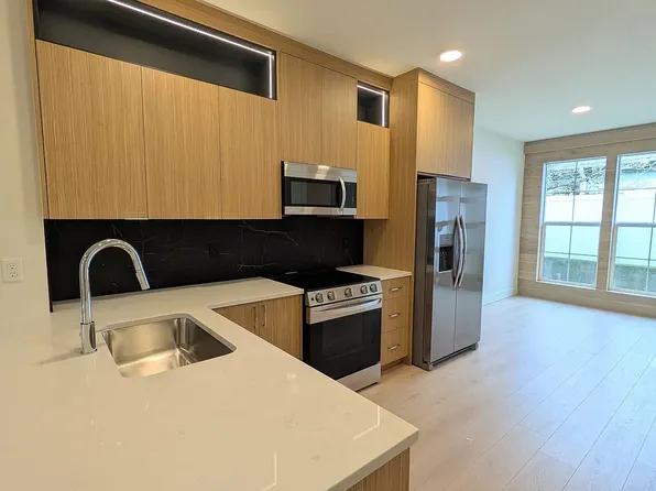 3009 NE Ainsworth St, Portland, OR