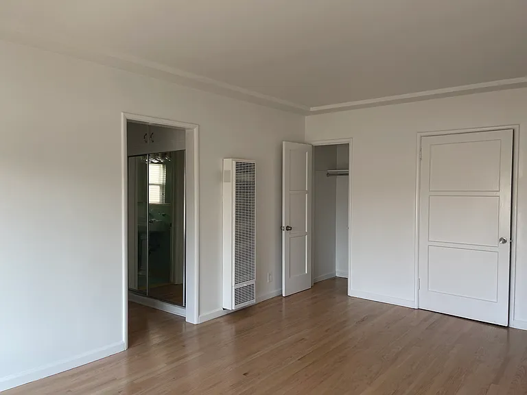 1849 N Harvard Blvd #4 — Photo 18