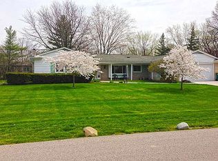25380 Wessex St, Farmington Hills, MI 48336