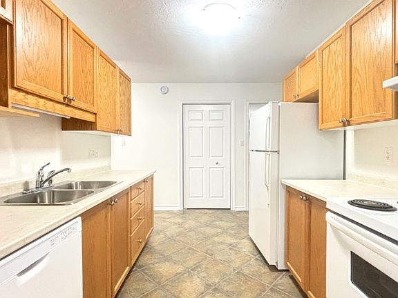 2nd image of 100 Archibald St #1279464