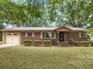 2086 Devine Rd, Iron Station, NC 28080