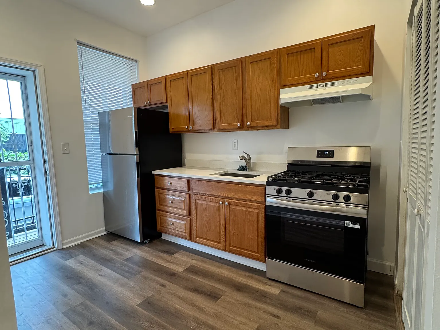 208 N California Ave — Photo 2