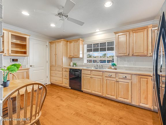 5th image of 2345 Middlecoff Ct