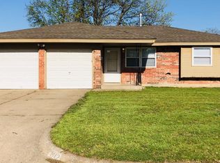 1412 Lawton, Moore, OK 73160
