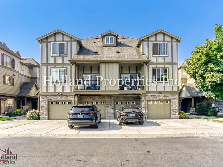 7898 NE Miriam Way — Photo 2