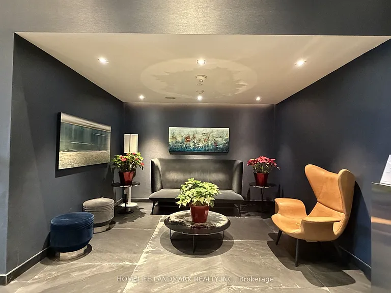 28 Wellesley St E #308 — Photo 4
