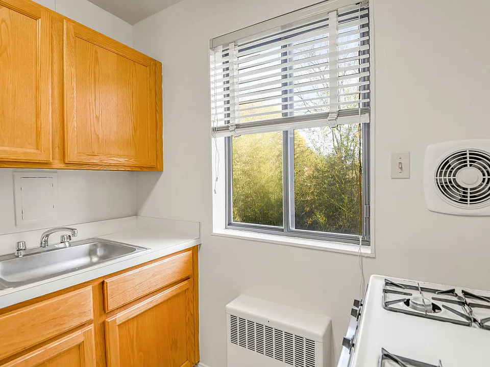 Arcadian House Apartments, LLC