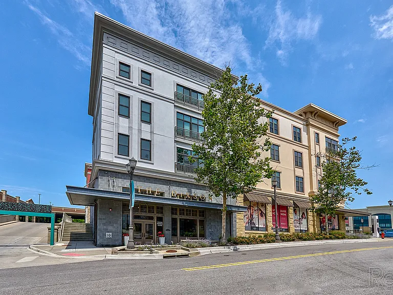 Zona Rosa Apartments — Photo 47