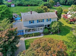 919 Barberry Rd, Yorktown Heights, NY 10598