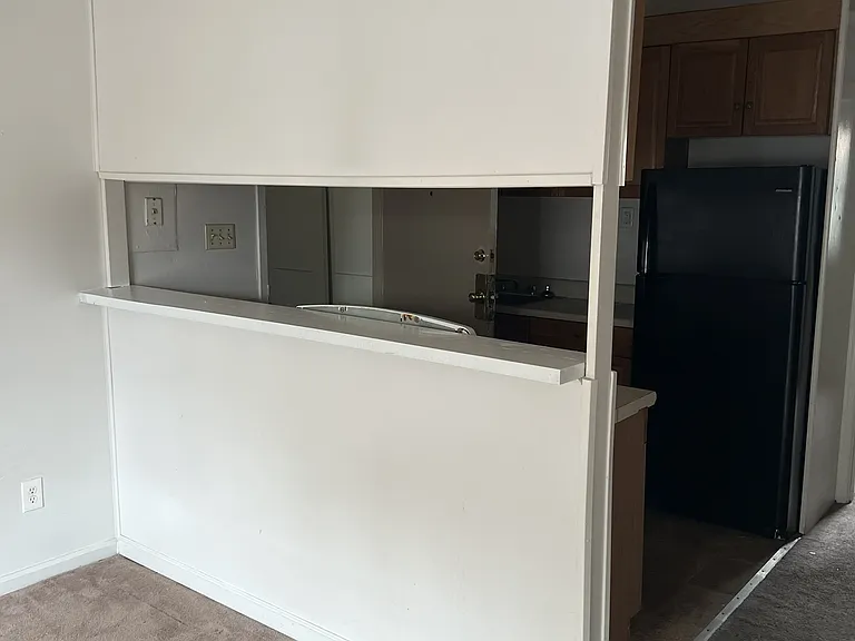 THE OCONEE SHORES APARTMENTS — Photo 7