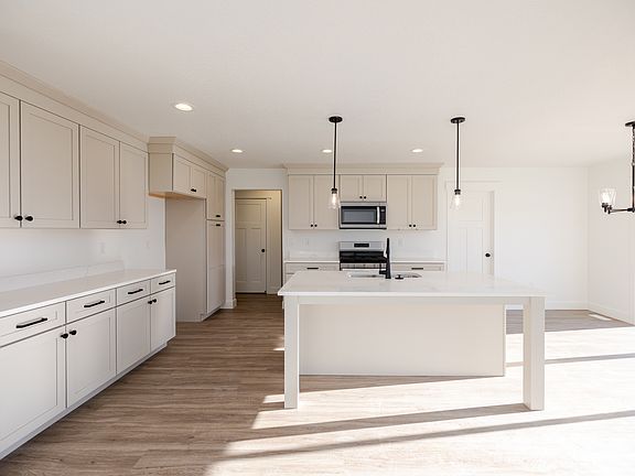 4th image of 4443 N Castle Rd #126