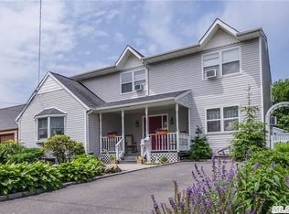 6 Gaulton Dr, North Babylon, NY 11703