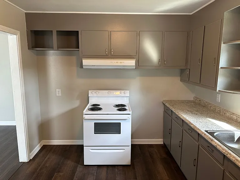 1116 Cornelia Cir — Photo 18