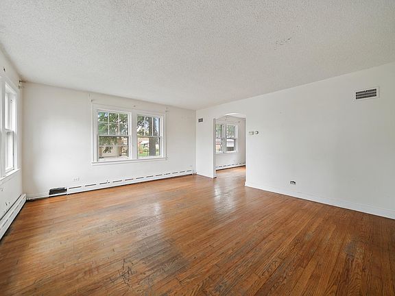 4th image of 9601 S Francisco Ave