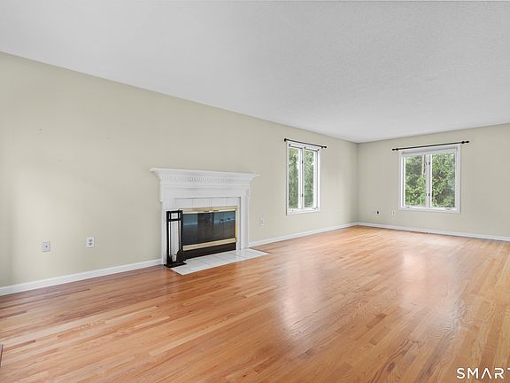 5th image of 23 Brookview Lane