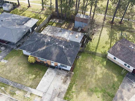 3rd image of 605 Paris Ln