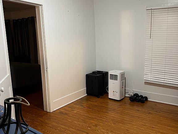 4th image of 212 Saint Thomas St