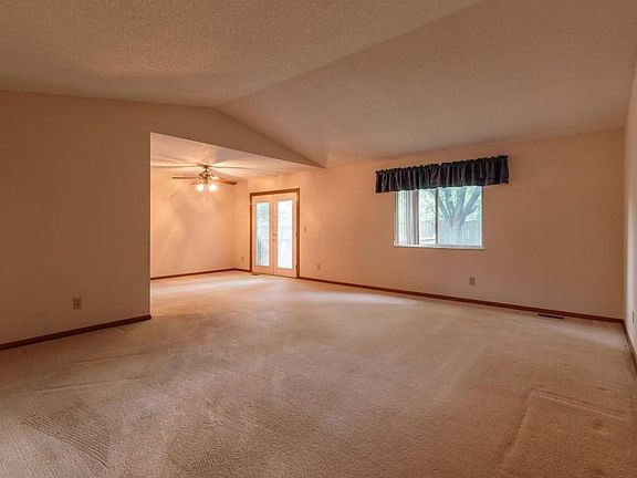 4th image of 2086 Wayfaring Dr