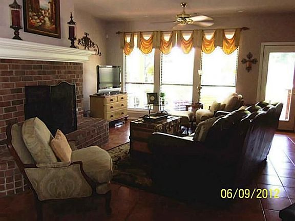 3rd image of 7613 Buck St