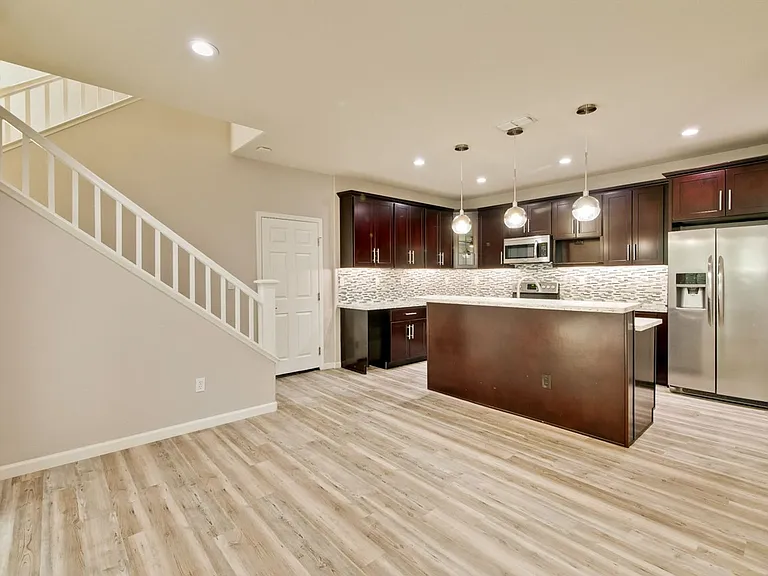 309 Rayos Del Sol Dr — Photo 16