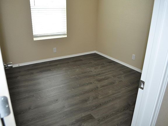 4th image of 1092 Memory Ln #1092