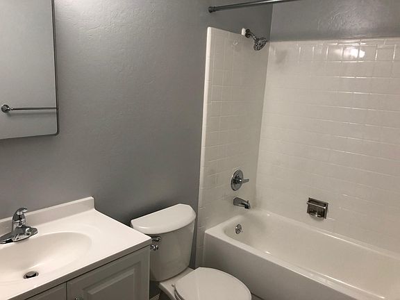 5th image of 1591 Laurel St APT 4