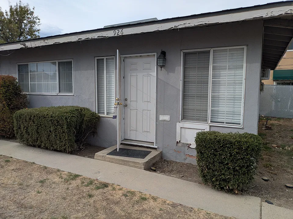 926 N Alameda Ave