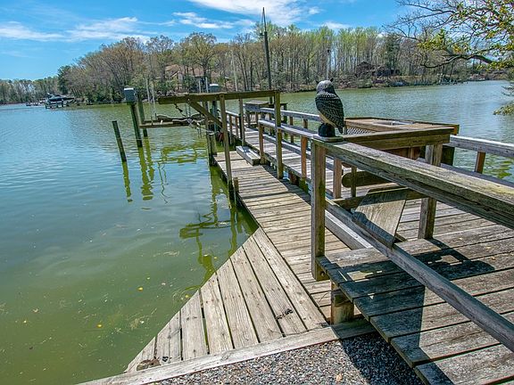 5th image of 235 Porpoise Point Ln