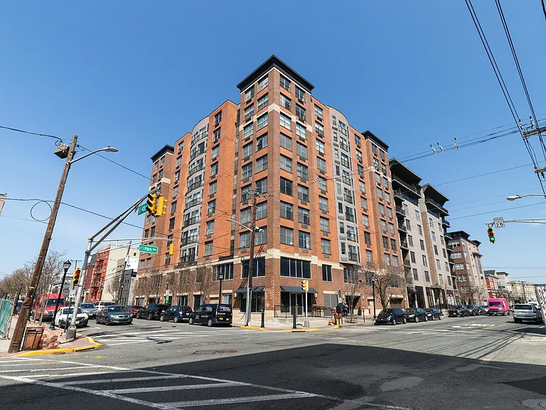 4301 Park Ave #6D — Photo 1