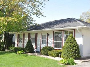 624 Jonadel Ln NW, Cedar Rapids, IA 52405