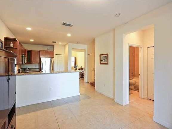 5th image of 10721 NW 75th Ter