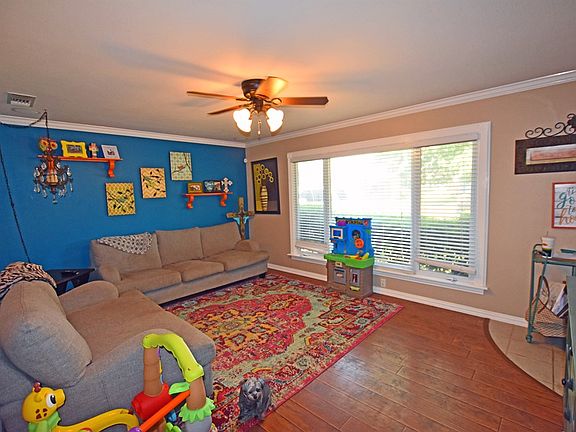 4th image of 1508 Falcon Dr