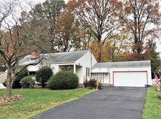 240 Wilbar Dr, Stratford, CT 06614