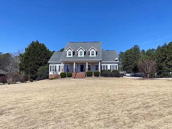 3rd image of 304 Shady Valley Dr
