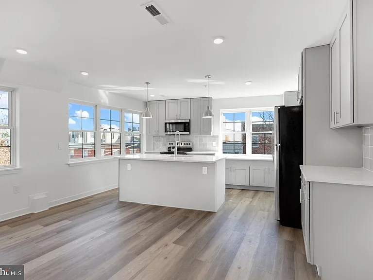 1116 S 7th St #2 — Photo 3