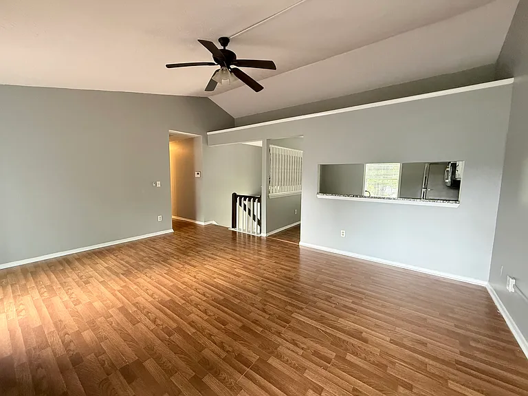 100 Yately Ct — Photo 3