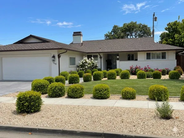 1268 La Mirada Dr, Salinas, CA 93901