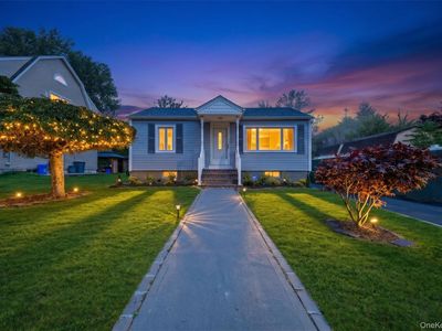 21 Independence Avenue, Babylon, NY, 11702
