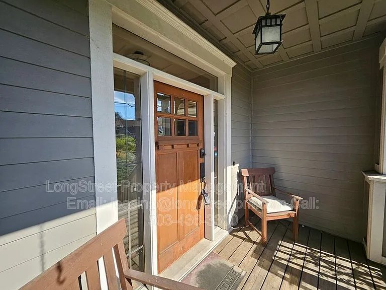 6458 NE 8th Ave — Photo 3