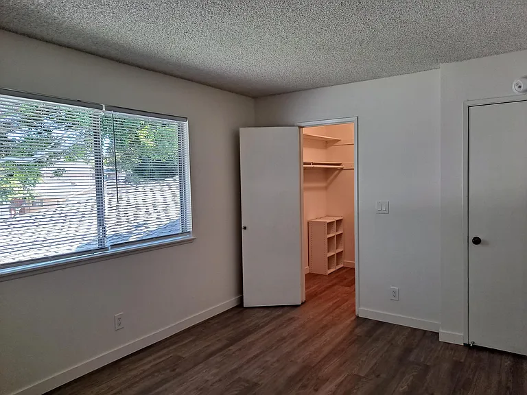 2635 Sextant Ave — Photo 19