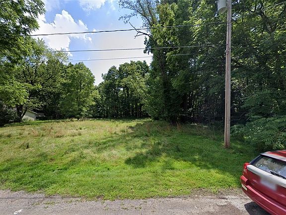 2nd image of 41903 Griswold Rd
