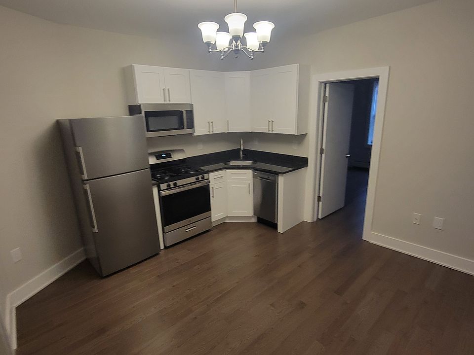 Newly Renovated, 1st Floor, Sep utilities.