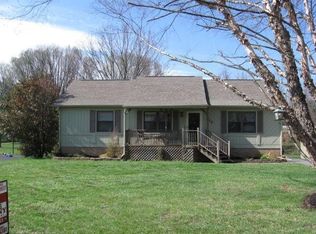 200 Spring Grove Dr, Vinton, VA 24179