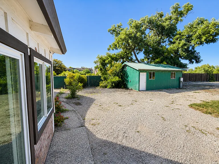 3682 Bay Ave — Photo 41