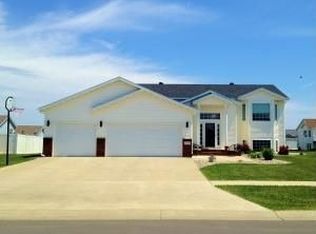 4318 53rd St S, Fargo, ND 58104