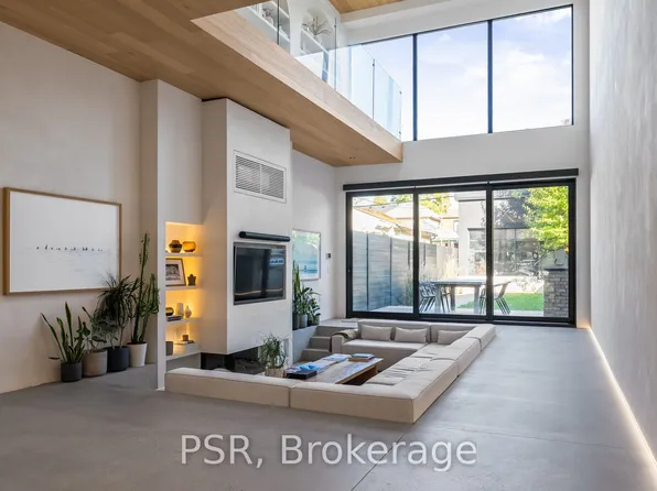 53 Palmerston Ave, Toronto, ON M6J 2J2