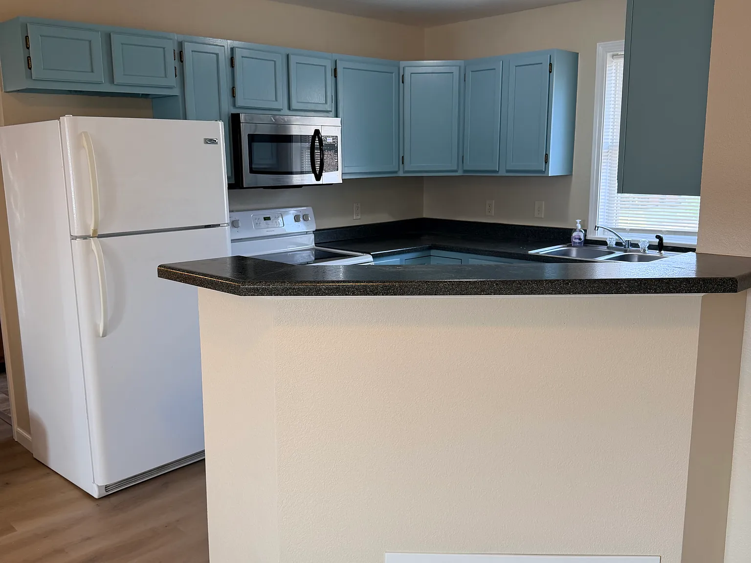 4 bed, 1800 sqft, $1,500 — Photo 1