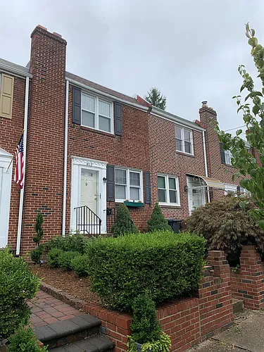 1413 N Lincoln St Photo 1