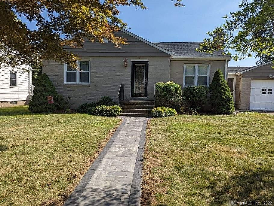 1st image of 136 Sunnyside Ct